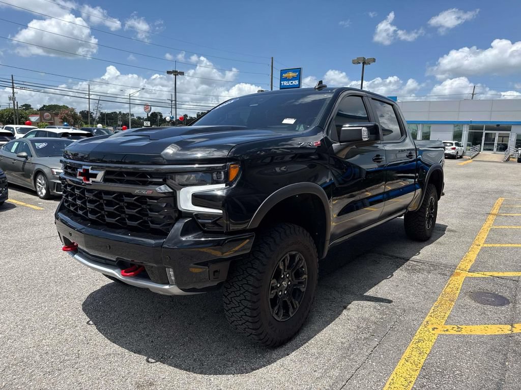 Used 2025 Chevrolet Silverado 1500 ZR2 w/ Technology Package AWD/4WD image 3