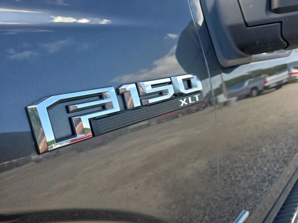 Used 2015 Ford F150 XLT w/ Equipment Group 302A Luxury AWD/4WD image 9
