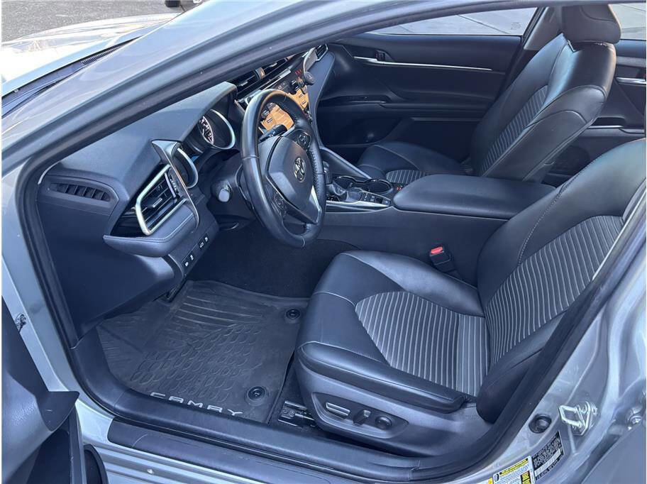 Used 2018 Toyota Camry SE image 11