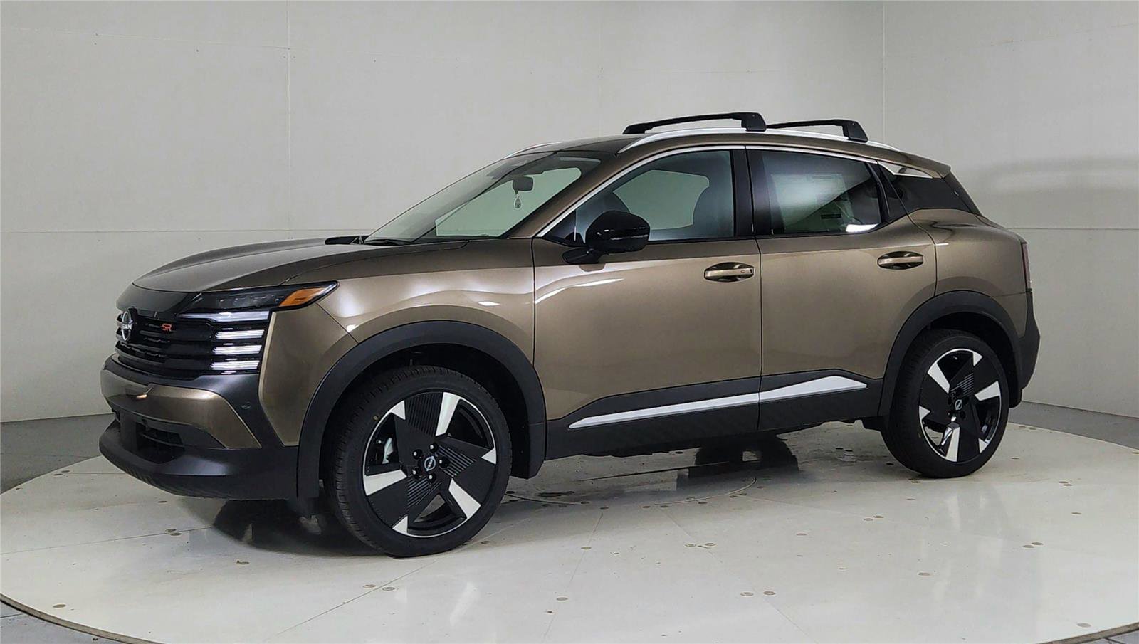 New 2026 Nissan Kicks SR w/ Cold Weather Package image 3