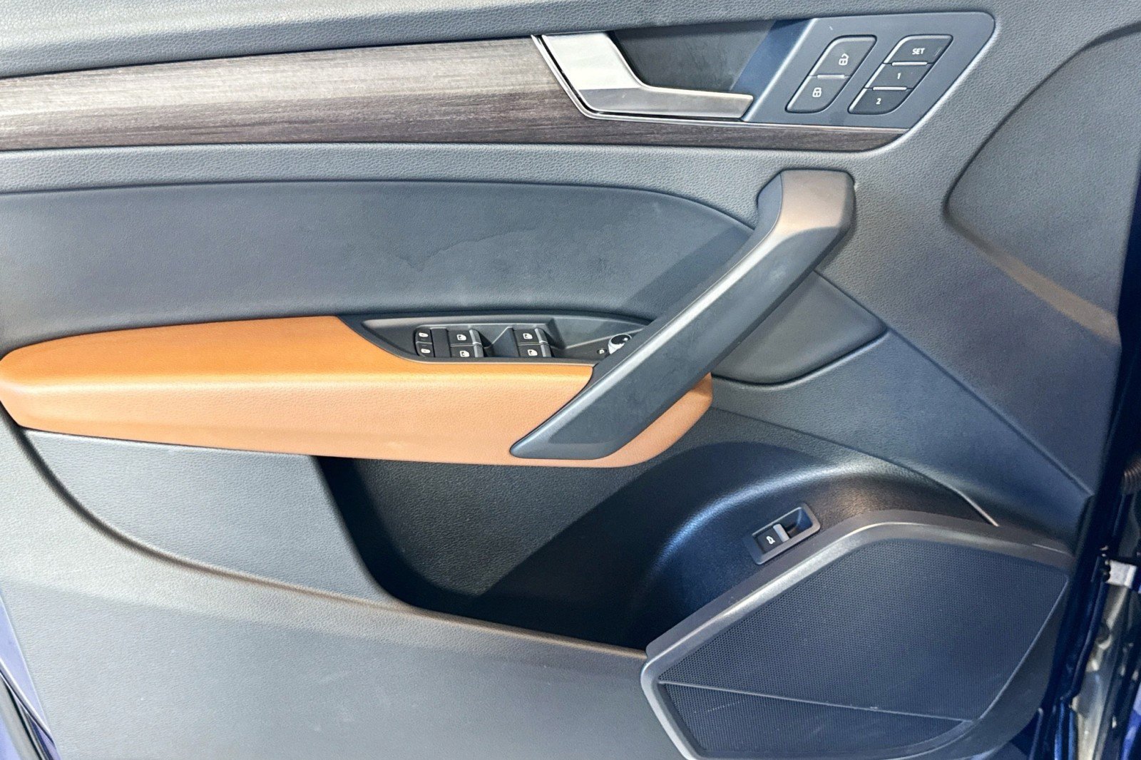 Used 2022 Audi Q5 2.0T Premium w/ Convenience Package image 17