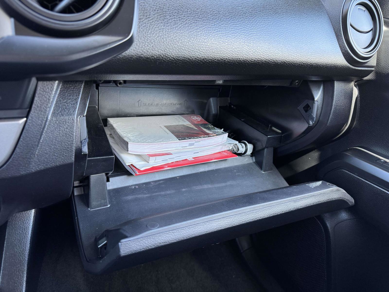 Certified 2022 Toyota Tacoma SR image 31