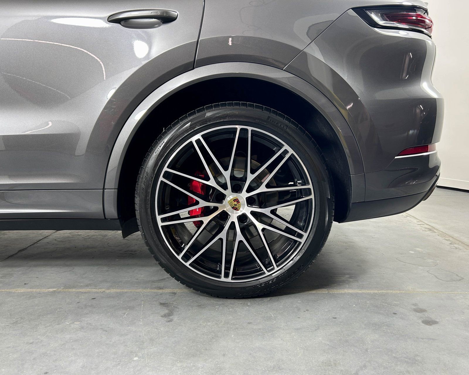 Certified 2024 Porsche Cayenne S AWD/4WD image 11