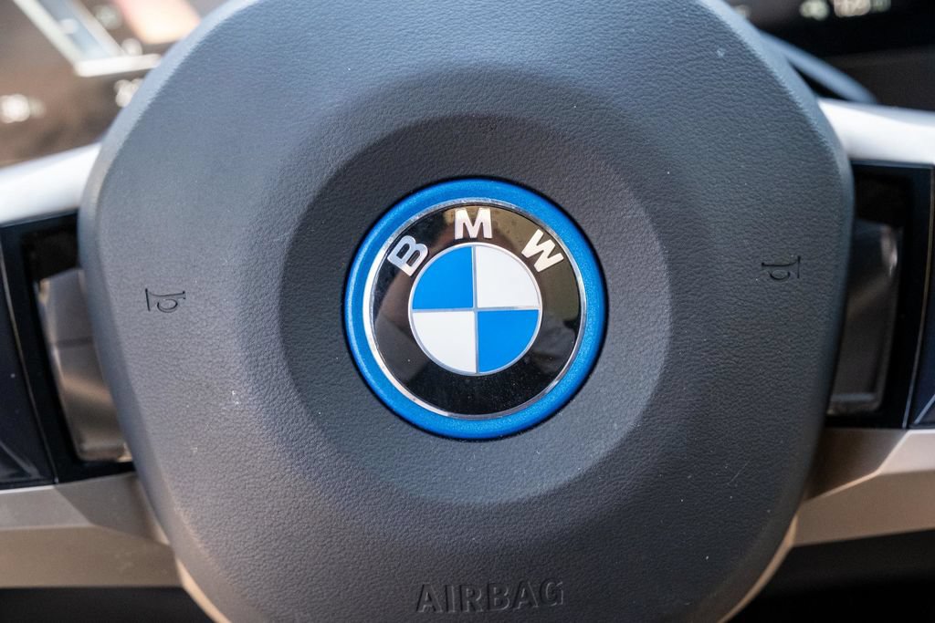 Used 2023 BMW iX xDrive50 w/ Sport Package AWD/4WD image 25