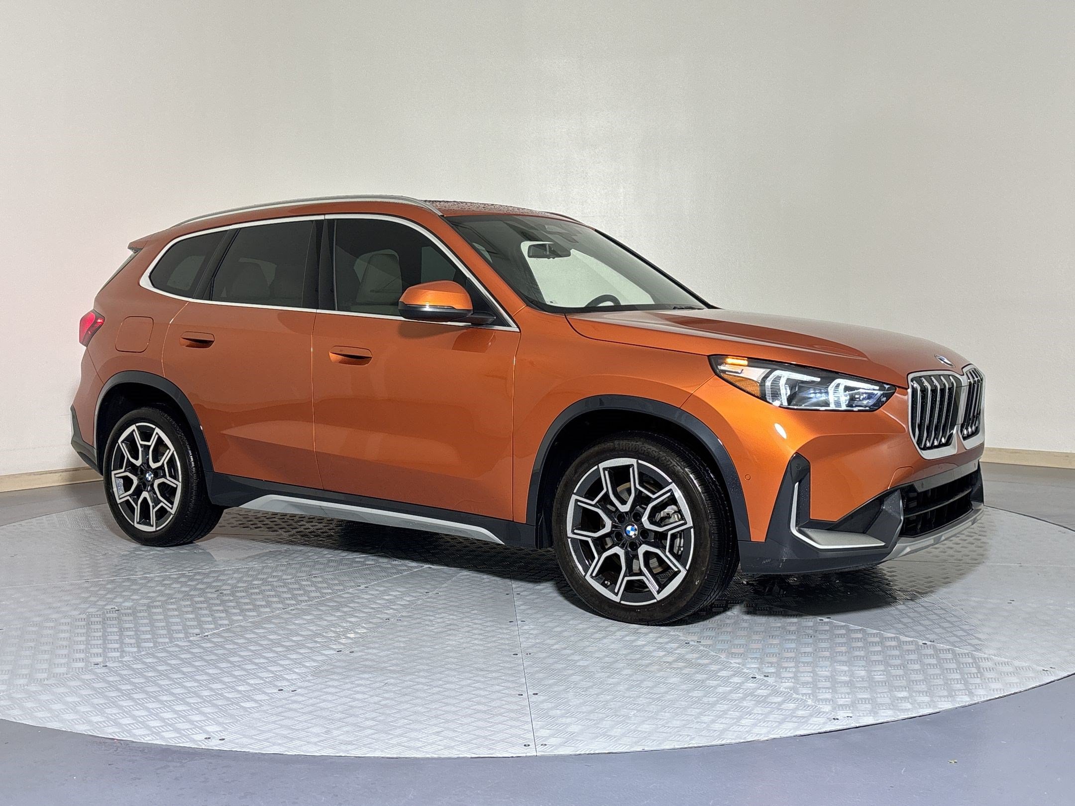 Used 2025 BMW X1 xDrive28i w/ Convenience Package AWD/4WD image 7
