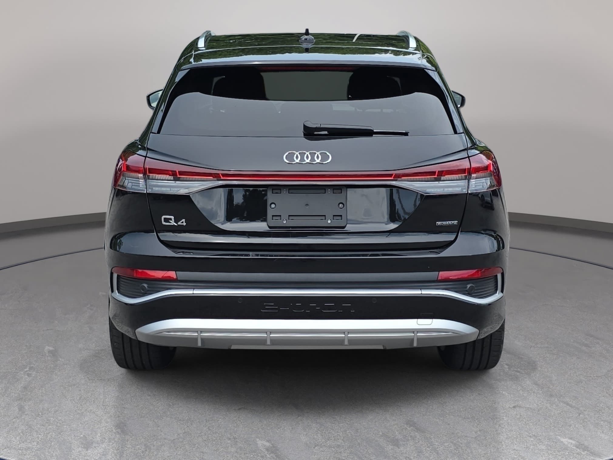 Used 2023 Audi Q4 e-tron Prestige w/ 20" Wheel Package AWD/4WD image 6