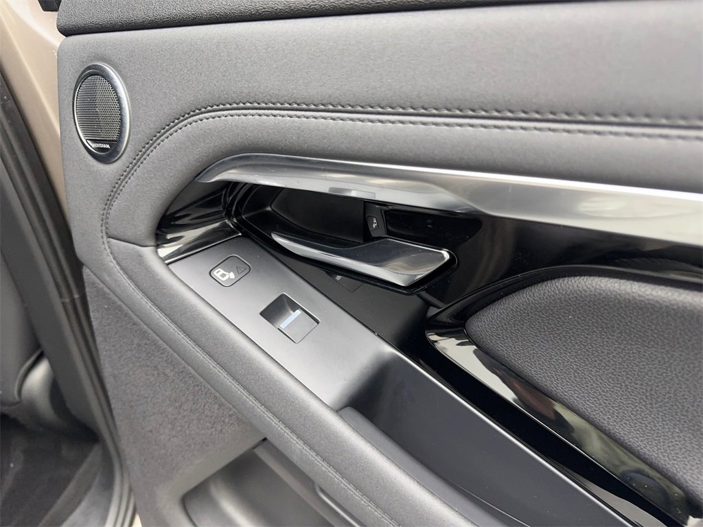 Used 2021 Land Rover Range Rover Evoque R-Dynamic SE image 43