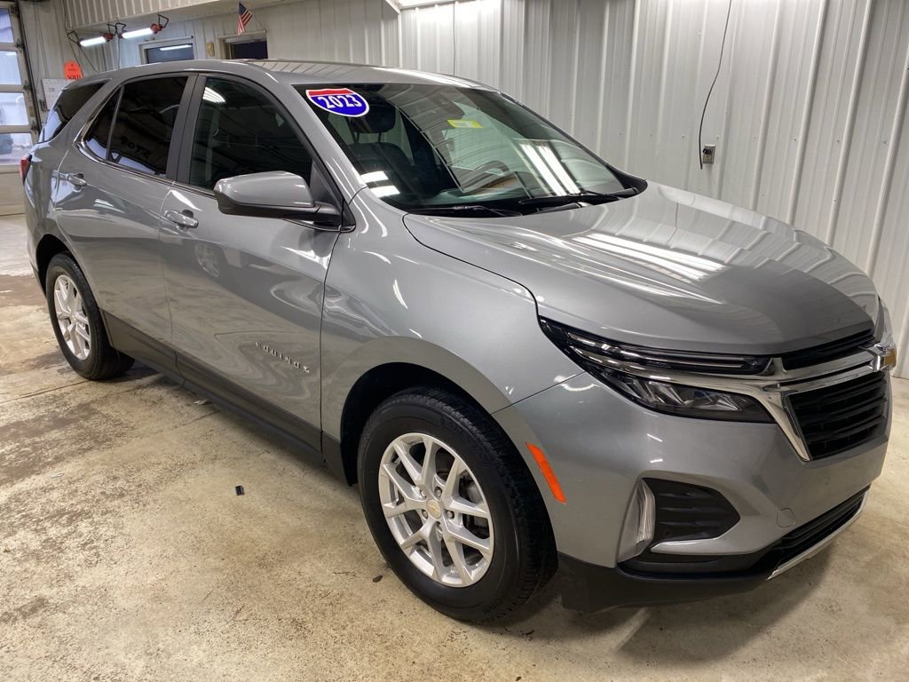 Used 2023 Chevrolet Equinox LT image 3