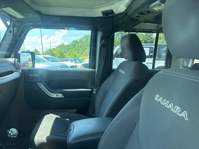Used 2017 Jeep Wrangler Unlimited Sahara w/ Connectivity Group AWD/4WD image 4