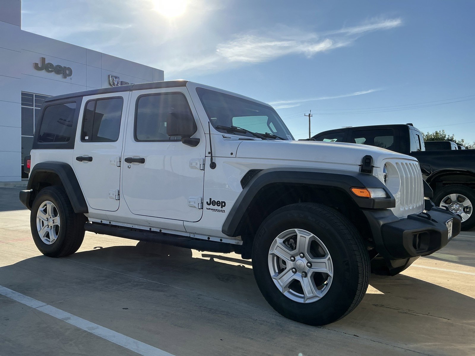 Used 2022 Jeep Wrangler Unlimited Sport image 2