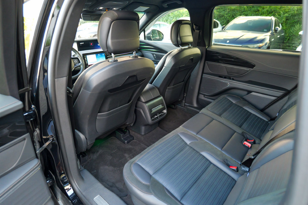 Used 2024 Lincoln Nautilus Reserve w/ Jet Appearance Package (87T) AWD/4WD image 26