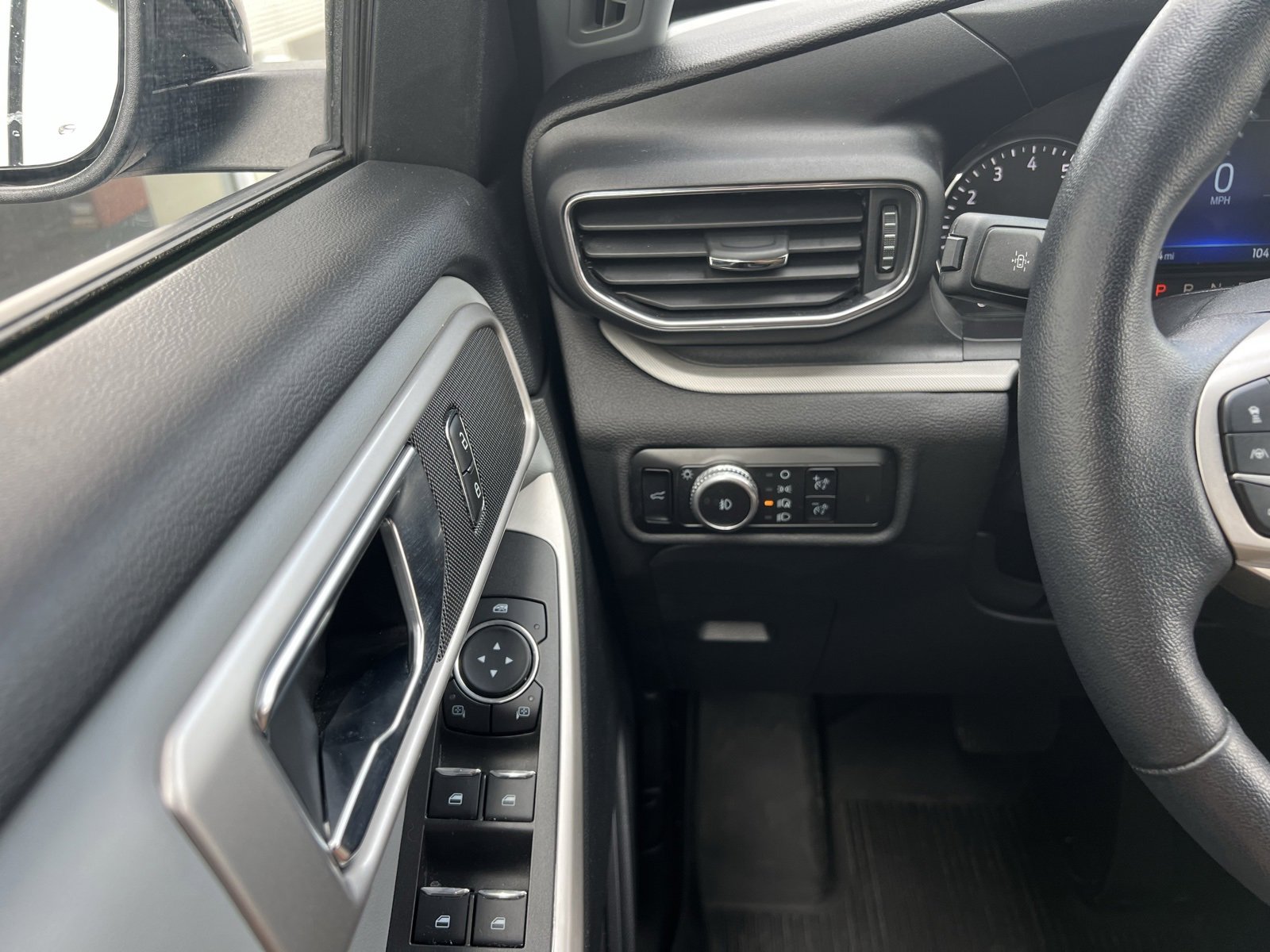 Used 2023 Ford Explorer XLT w/ Equipment Group 202A image 20