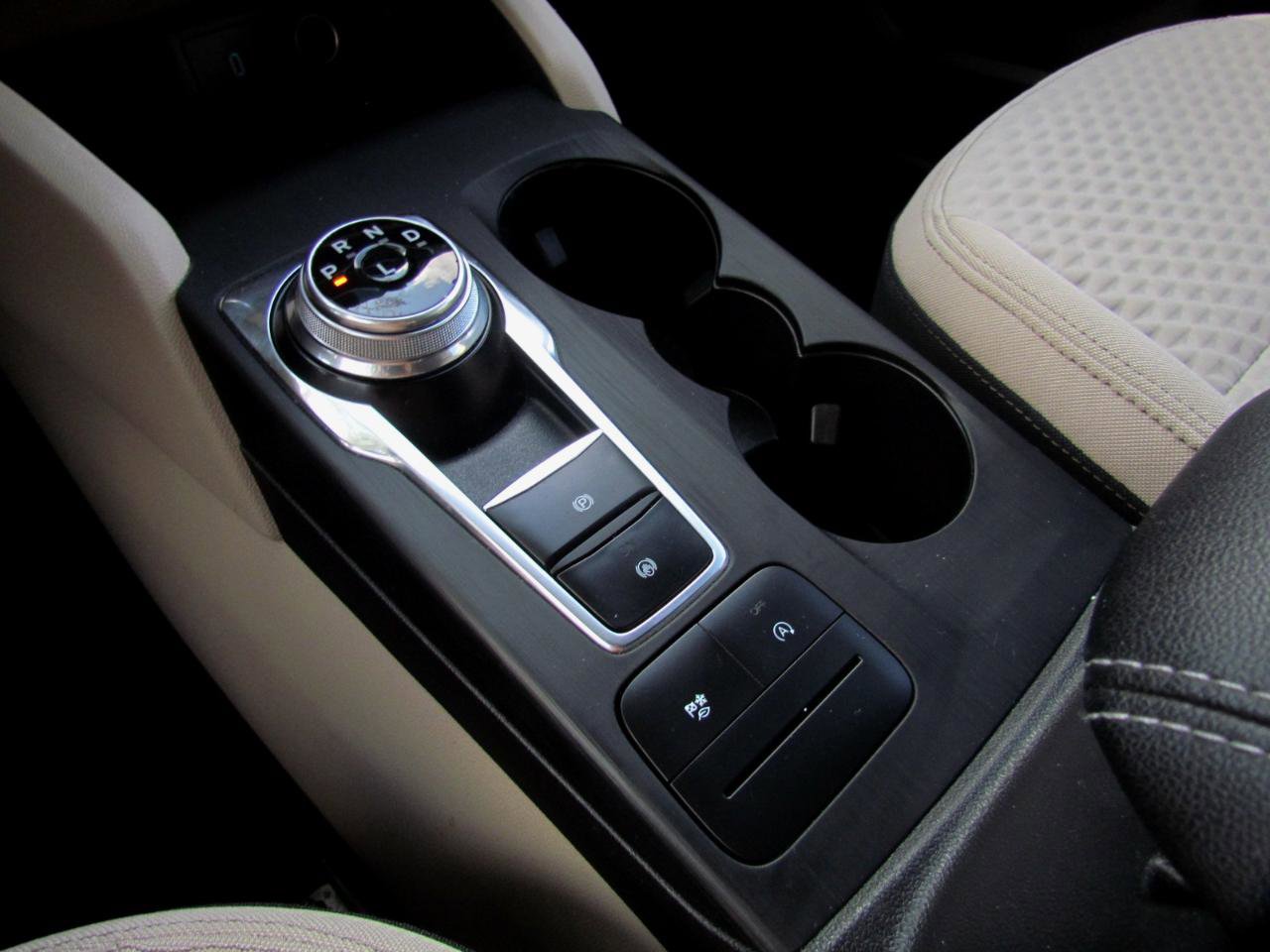 Used 2020 Ford Escape SE FWD image 33