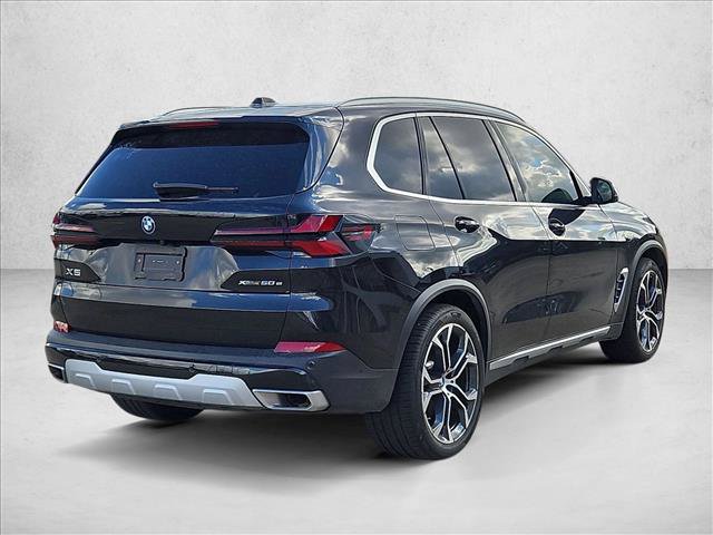 Used 2025 BMW X5 xDrive50e w/ Parking Assistance Package AWD/4WD image 5