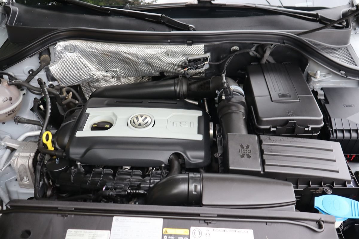 Used 2014 Volkswagen Tiguan SEL AWD/4WD image 40