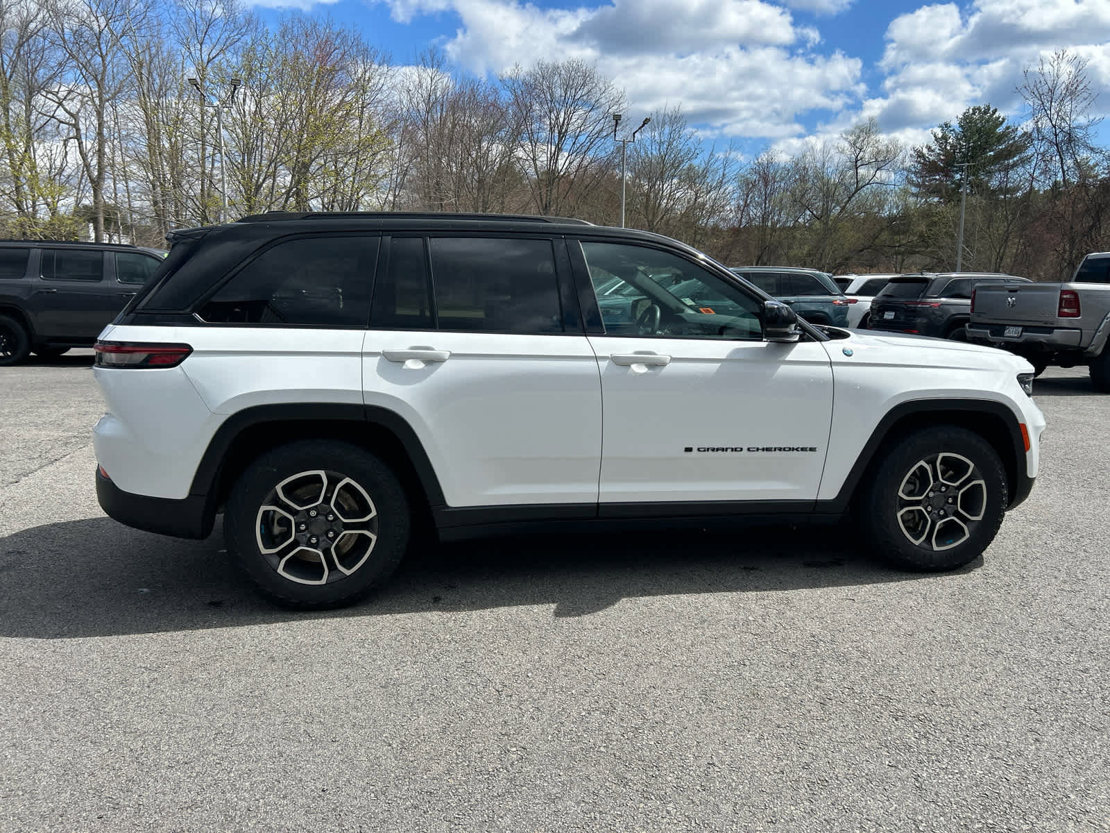 Used 2022 Jeep Grand Cherokee Trailhawk image 3
