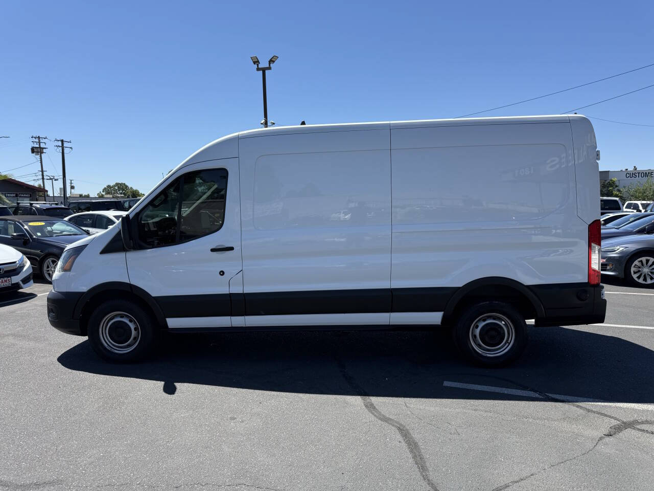Used 2020 Ford Transit 250 Medium Roof RWD image 4