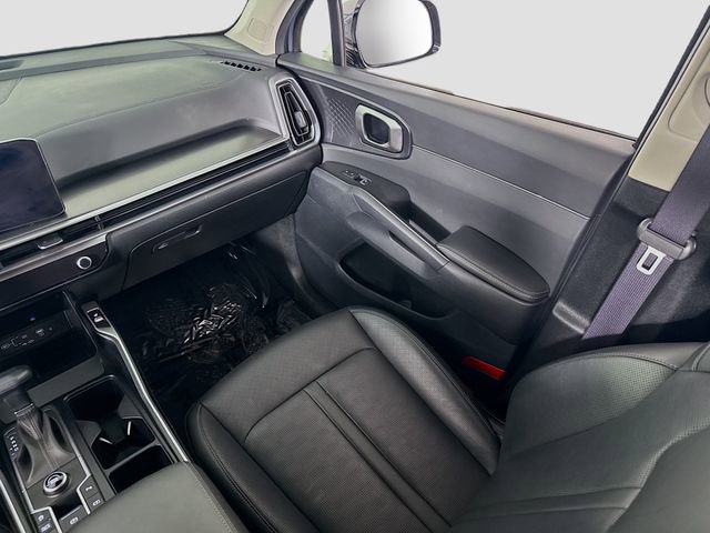 Used 2024 Kia Sorento S image 23