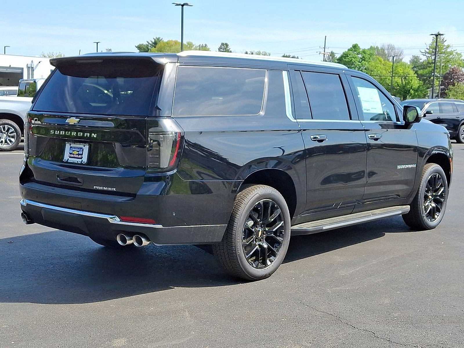 New 2026 Chevrolet Suburban Premier w/ Sun And Tow Package AWD/4WD image 12