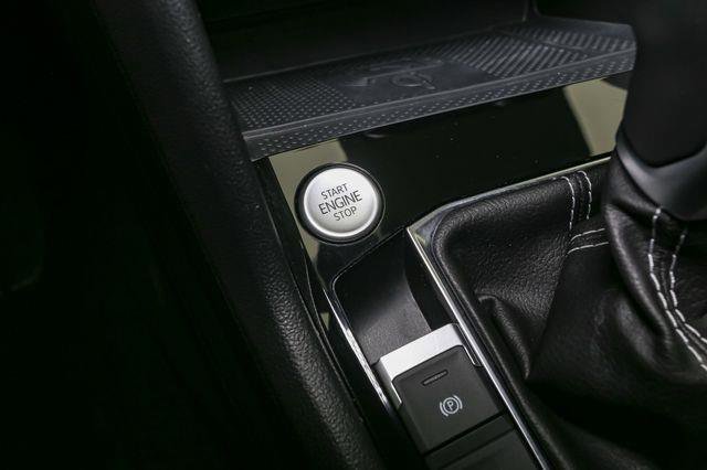 Certified 2024 Volkswagen Taos SE image 36