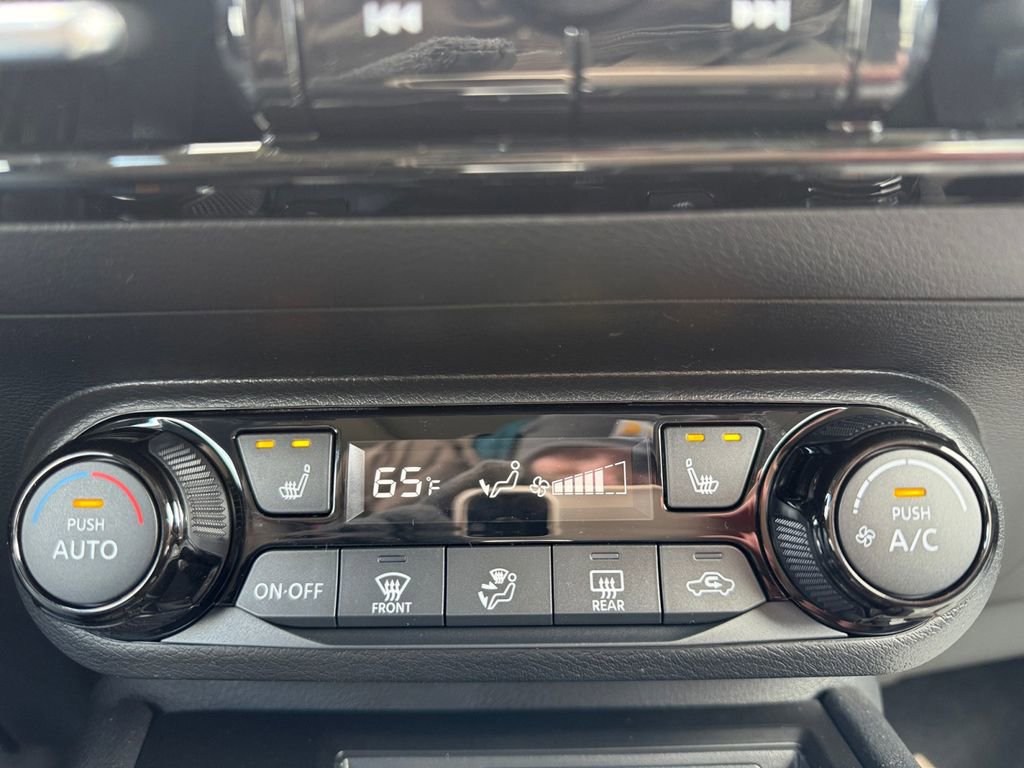 New 2026 Nissan Kicks SV w/ SV Premium Package image 29