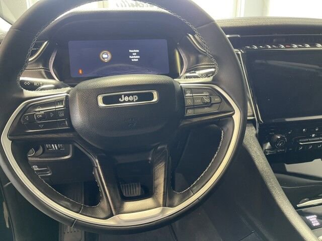 Used 2024 Jeep Grand Cherokee L Limited w/ Luxury Tech Group II image 23