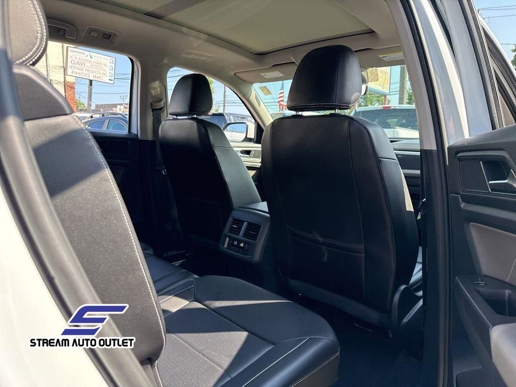 Used 2022 Volkswagen Atlas SEL R-Line image 20