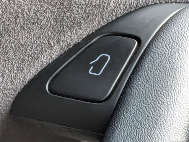 Used 2021 Tesla Model 3 Standard Range Plus image 29