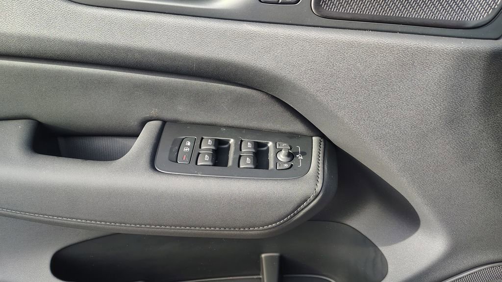 New 2026 Volvo XC60 B5 Ultra w/ Protection Package Premier image 11