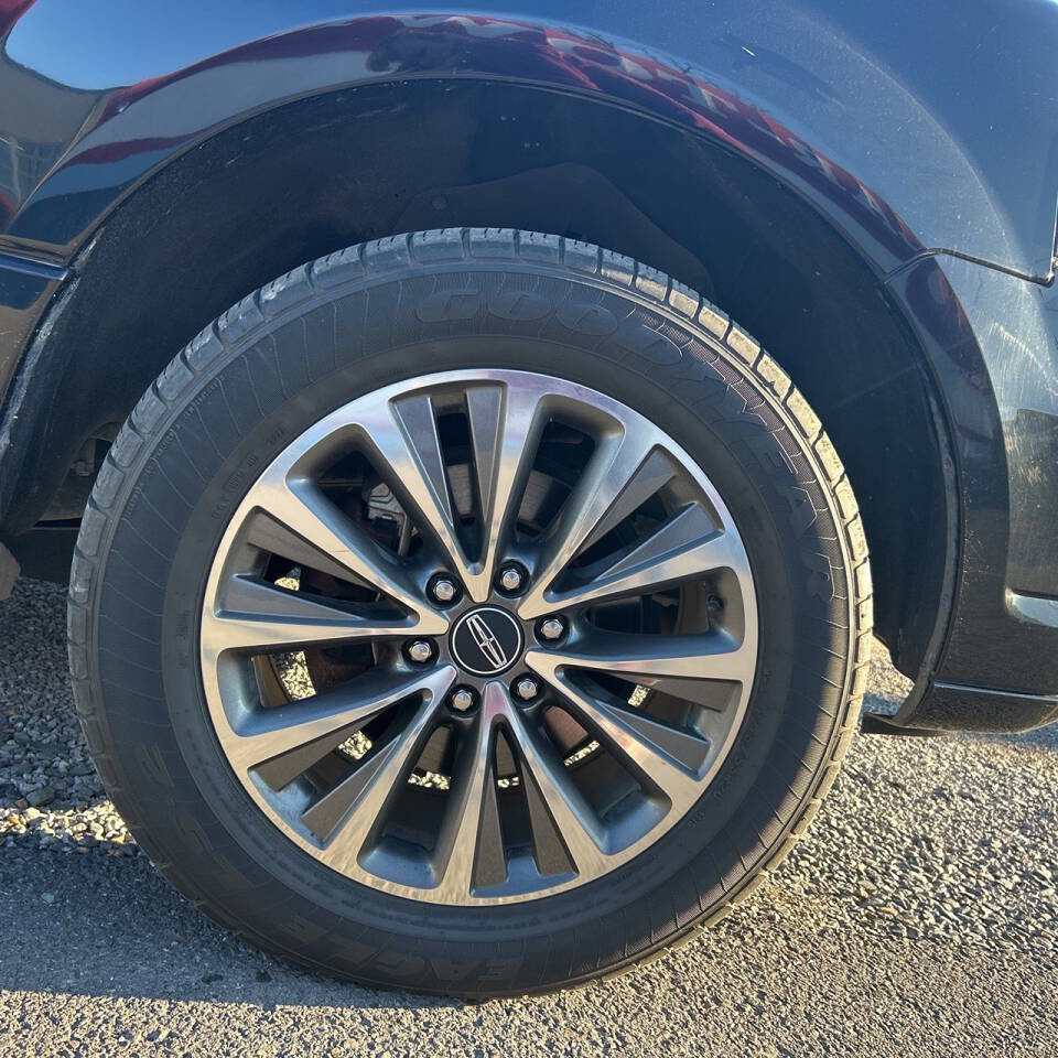 Used 2017 Lincoln Navigator L Select image 33