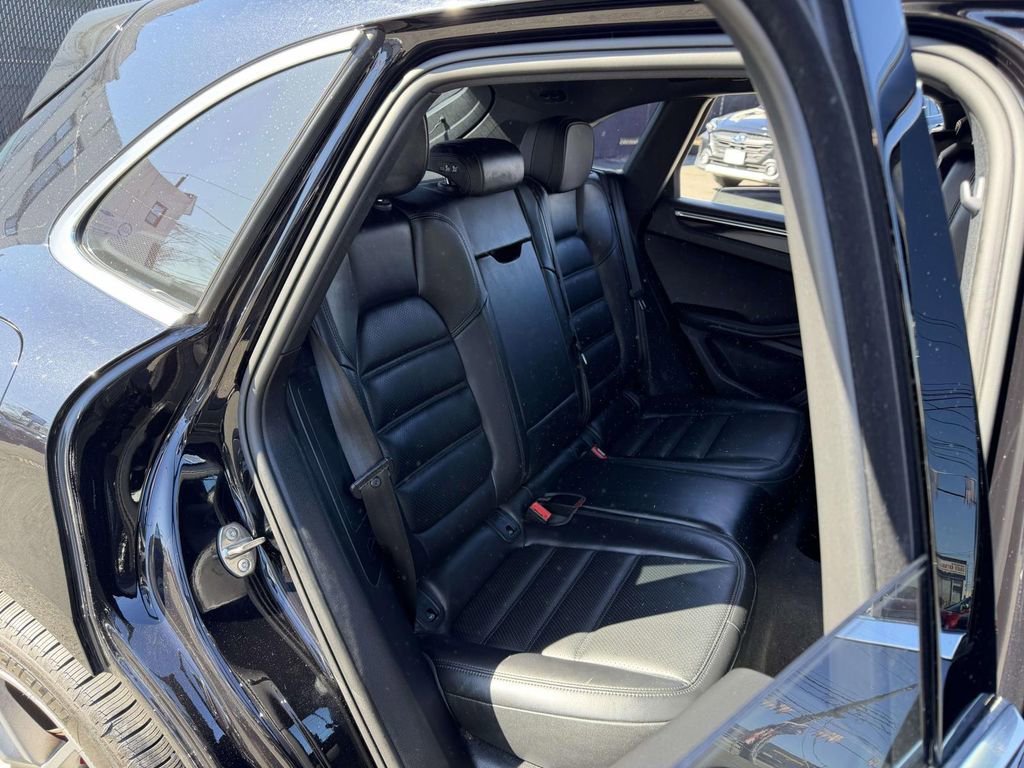 Used 2022 Porsche Macan S image 13