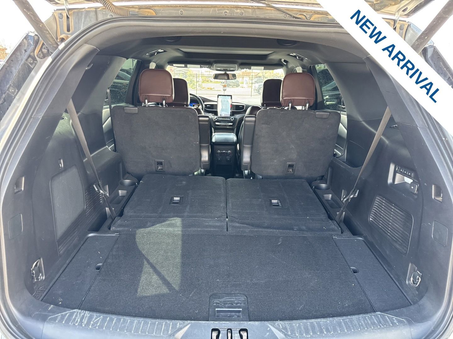 Used 2020 Ford Explorer Platinum w/ Premium Technology Package image 14