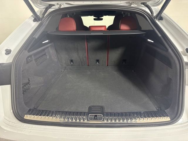 Used 2024 Audi SQ8 Prestige image 21