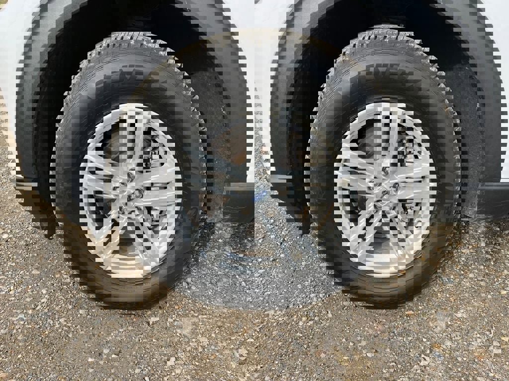 Used 2023 Ford Explorer XLT w/ Equipment Group 202A image 9