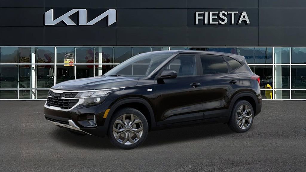 New 2026 Kia Seltos LX FWD image 3
