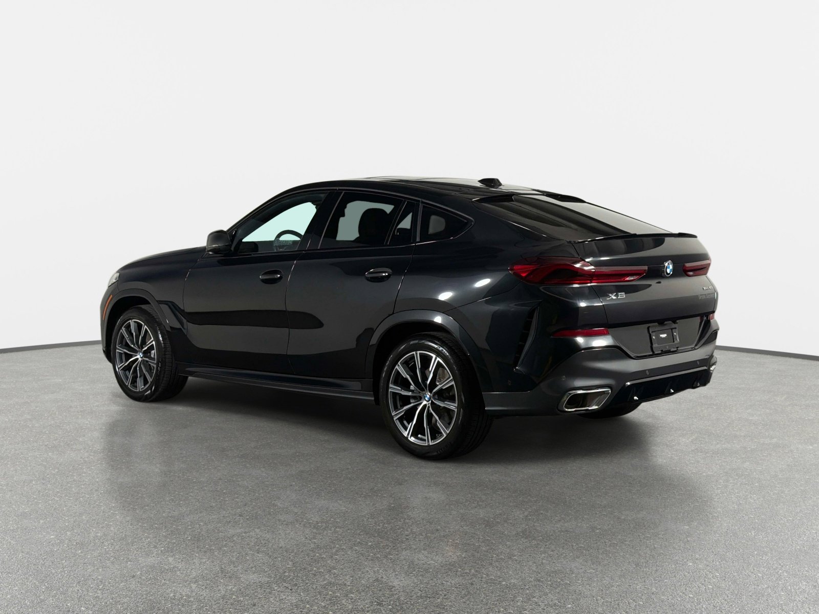 Used 2024 BMW X6 xDrive40i w/ Parking Assistance Package AWD/4WD image 5