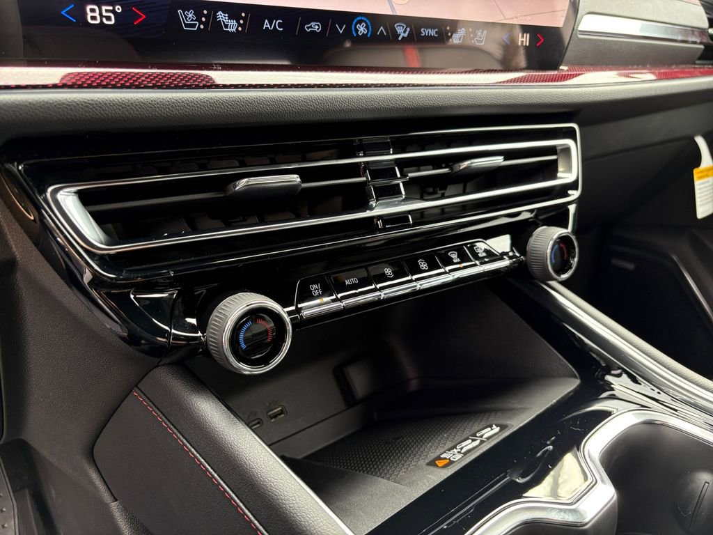 New 2026 Chevrolet Traverse RS image 32