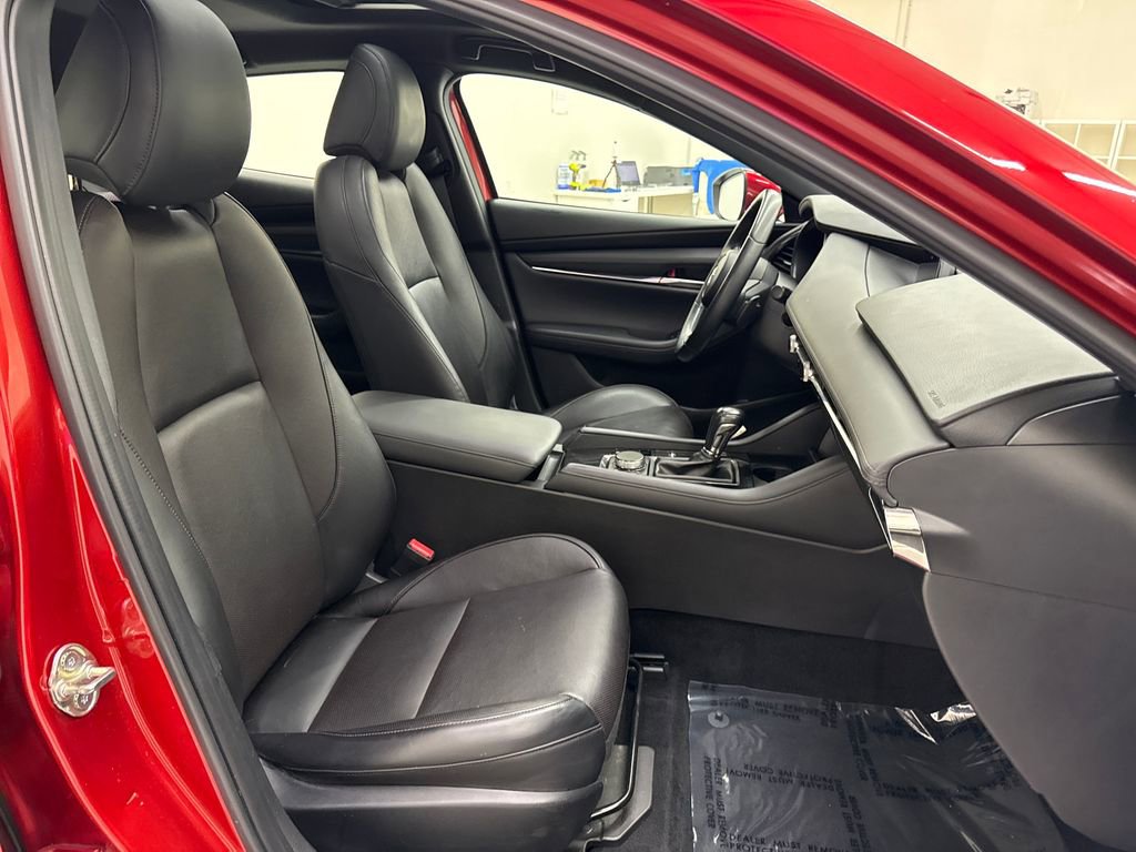 Used 2019 MAZDA MAZDA3 Hatchback w/ Premium Package FWD image 22
