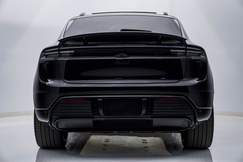 Certified 2025 Porsche Macan Turbo Electric image 10