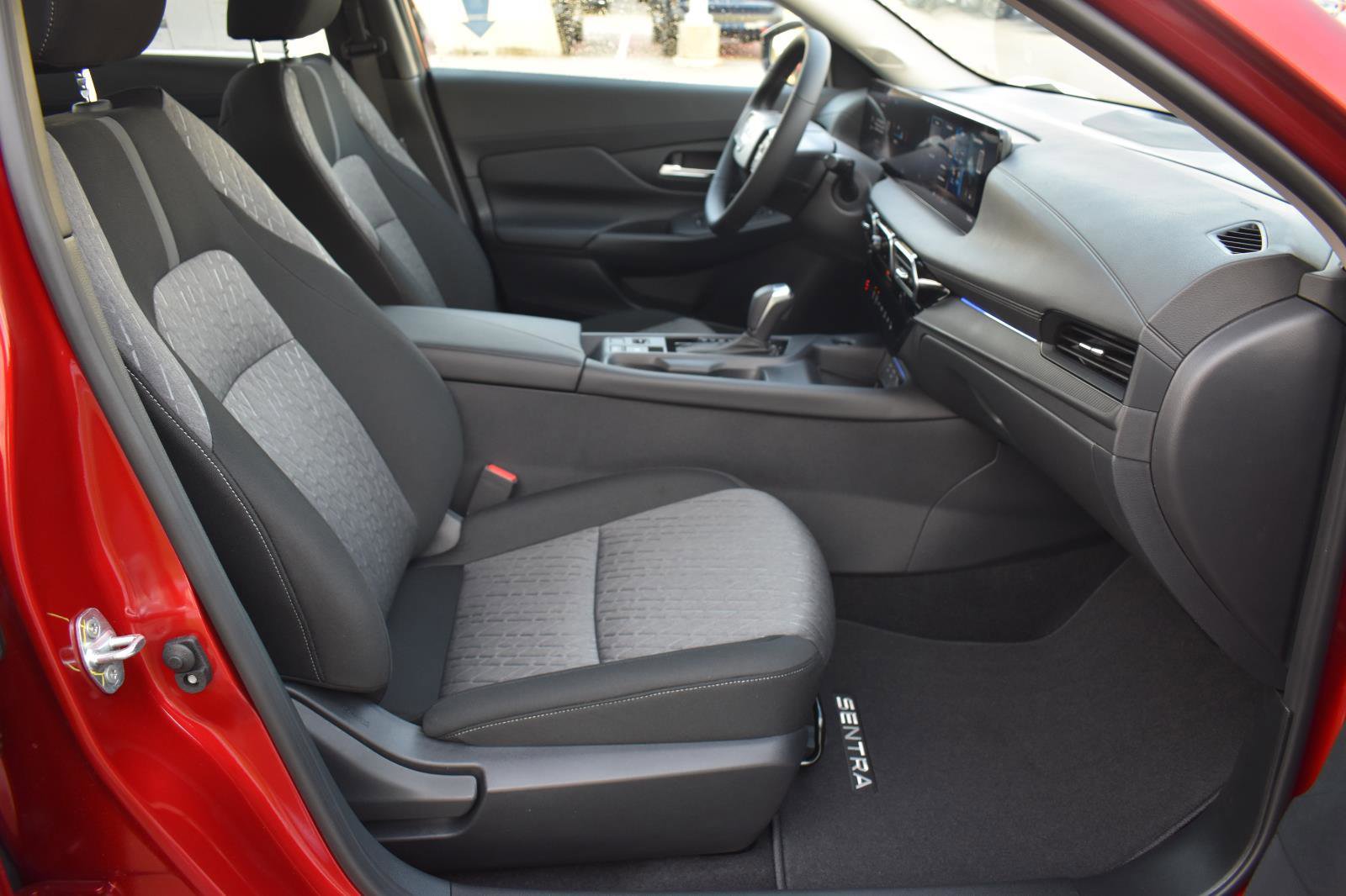 Used 2026 Nissan Sentra SV w/ SV Convenience Package FWD image 53