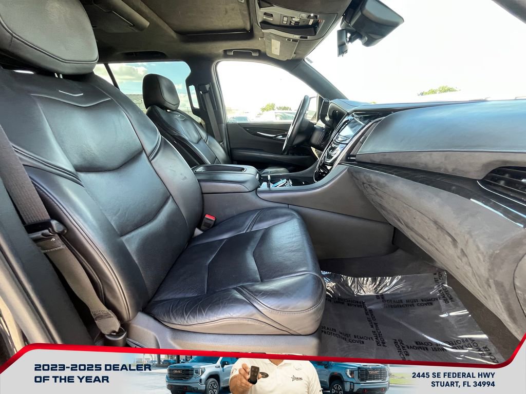 Used 2020 Cadillac Escalade ESV Platinum AWD/4WD image 21