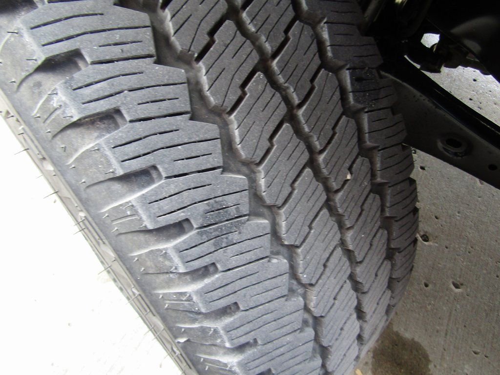 New 2026 Ford F250 Lariat w/ Black Appearance Package image 31