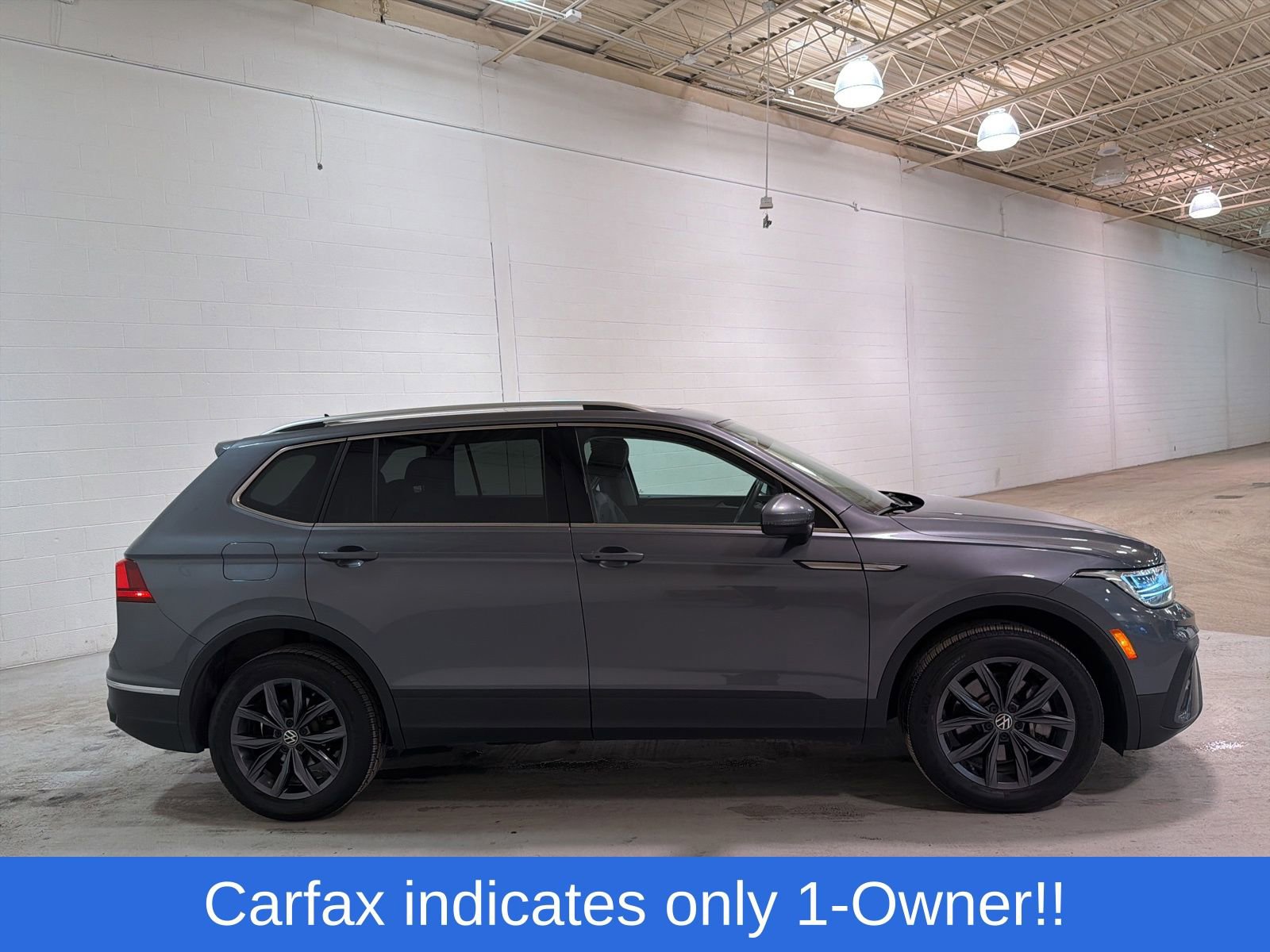 Used 2022 Volkswagen Tiguan SE image 2