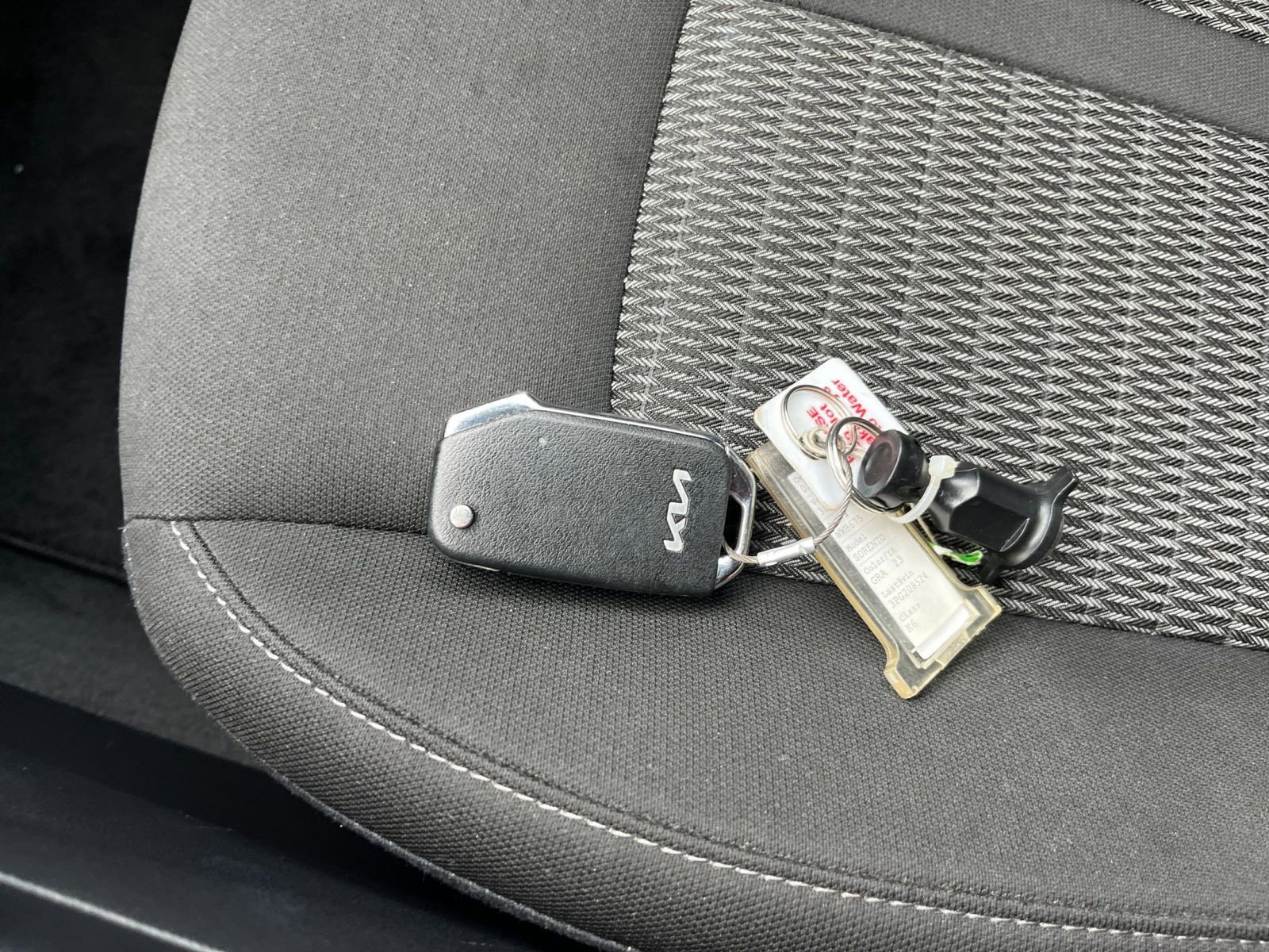 Used 2023 Kia Sorento LX image 21