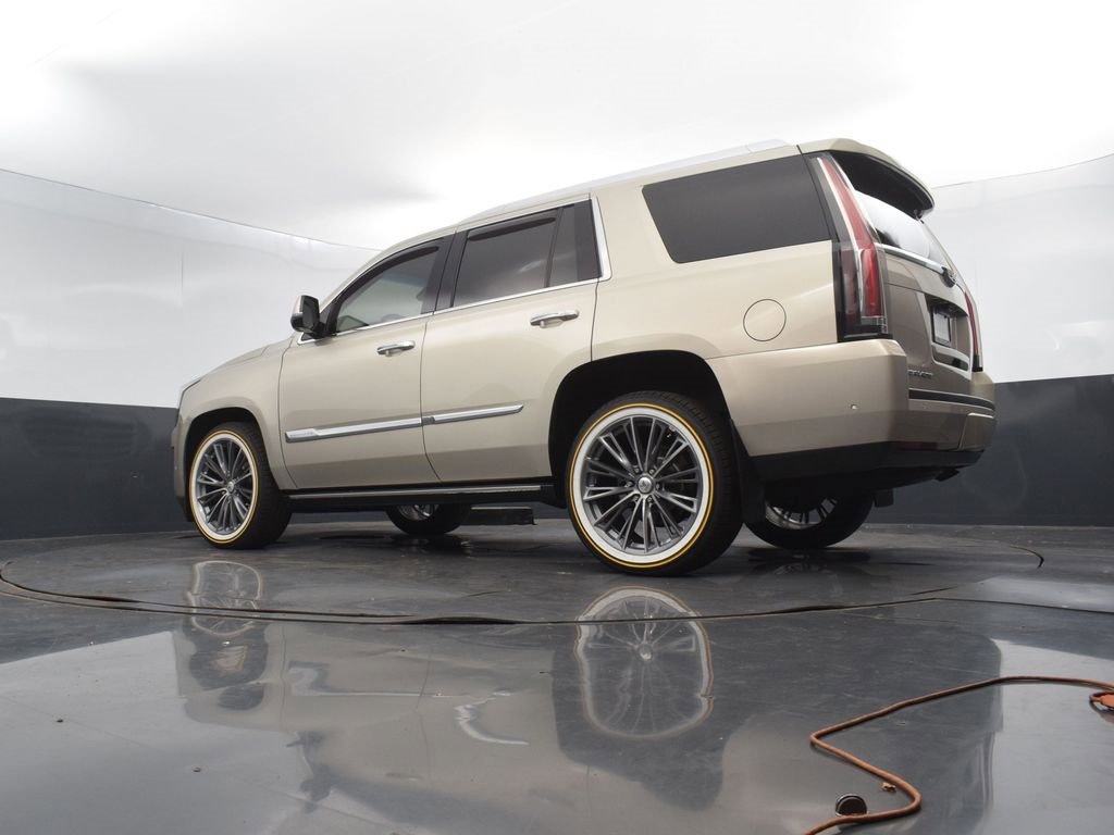 Used 2017 Cadillac Escalade Platinum image 57