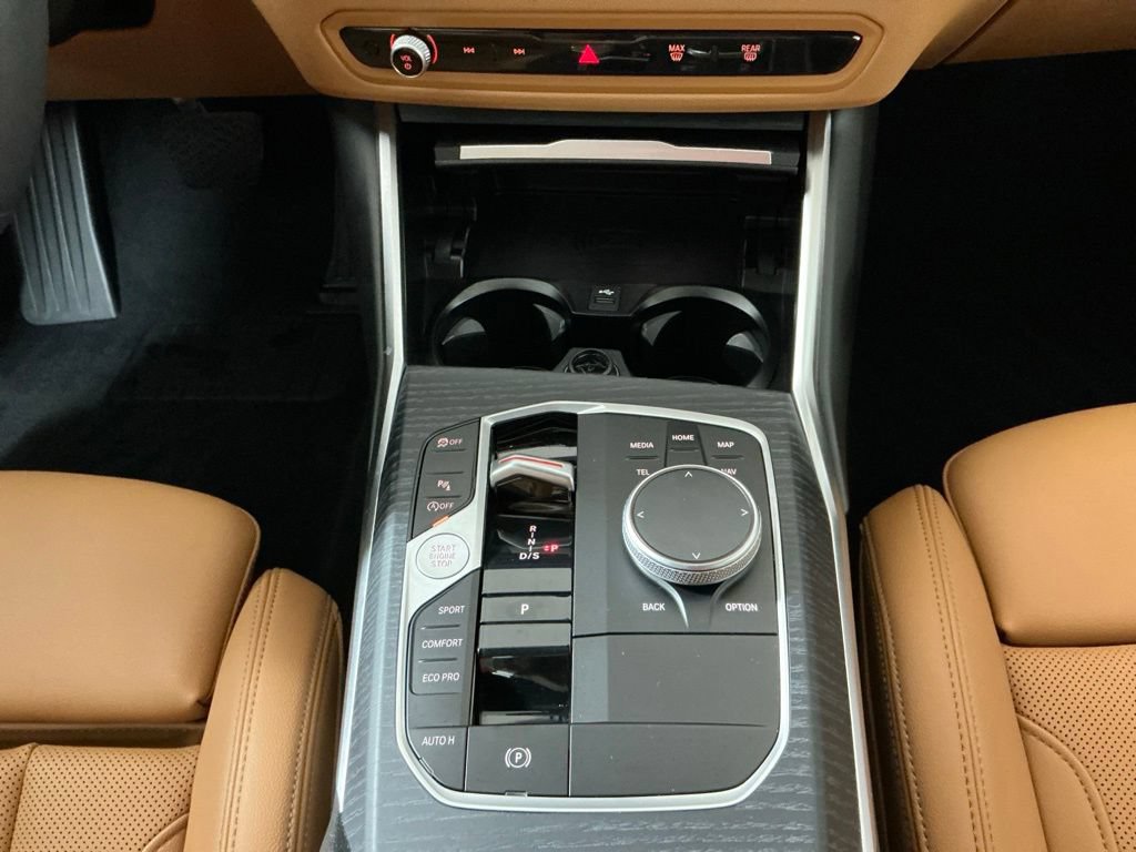Used 2025 BMW 330i Sedan w/ Premium Package RWD image 13
