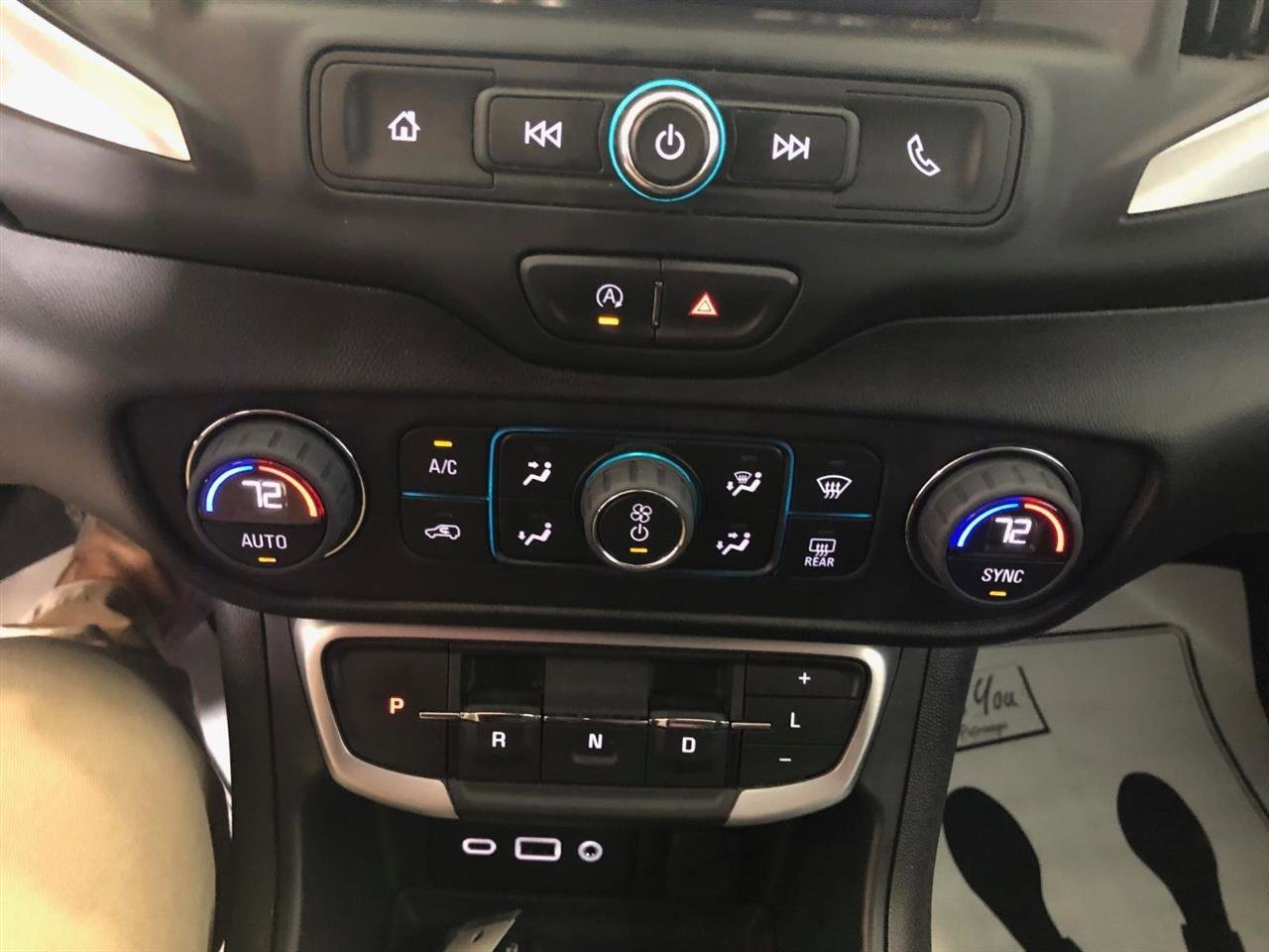 Used 2022 GMC Terrain SLE w/ Driver Convenience Package image 17
