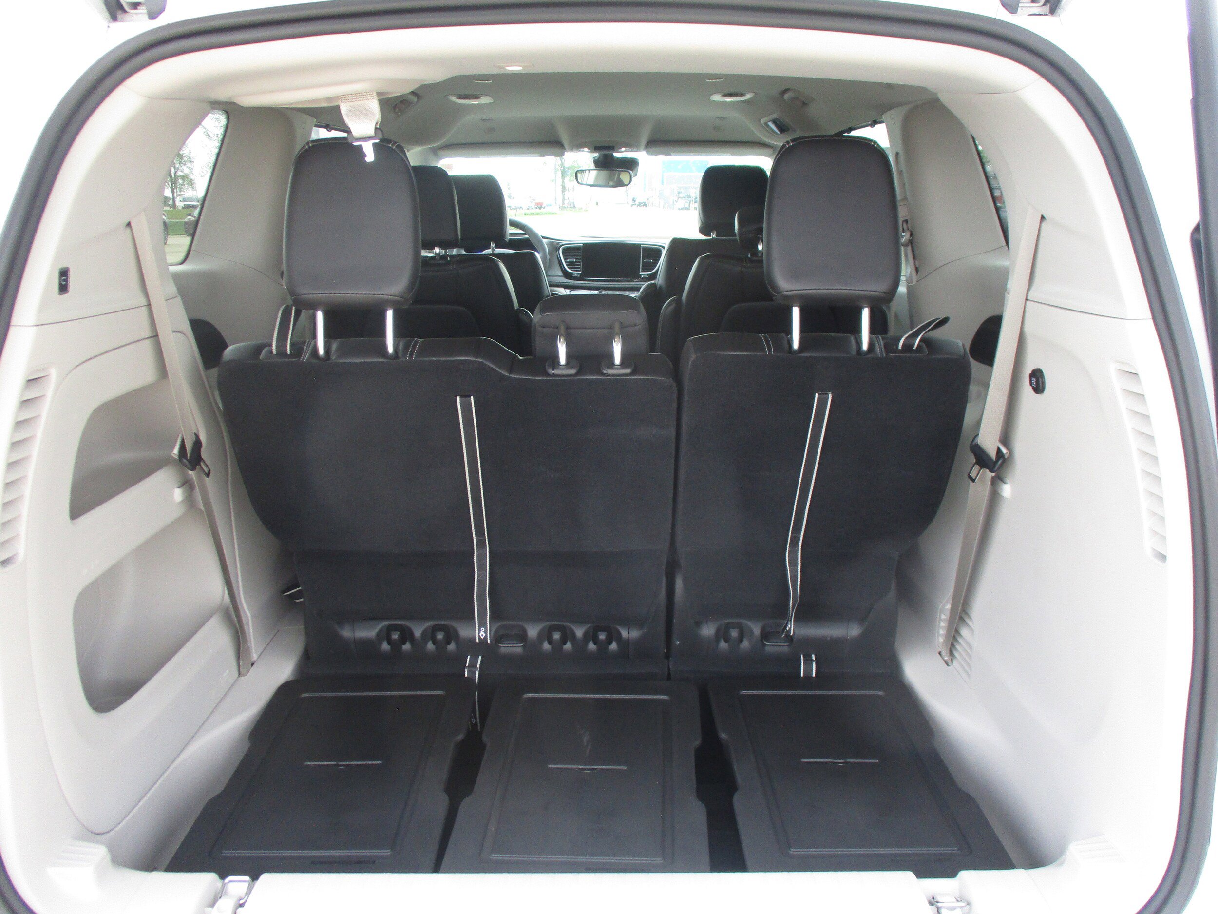 Used 2024 Chrysler Pacifica Touring-L w/ Road Tripper Package FWD image 42