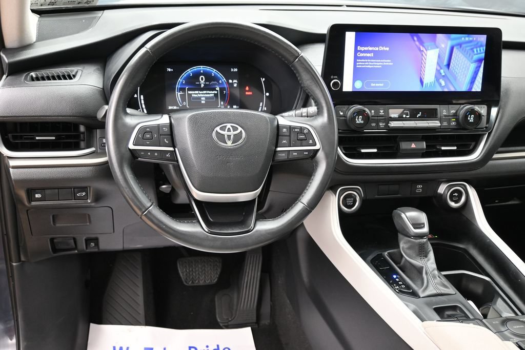 Used 2024 Toyota Grand Highlander AWD image 15