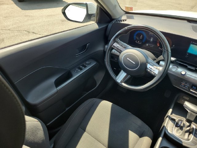 Used 2025 Hyundai Kona SEL FWD image 13